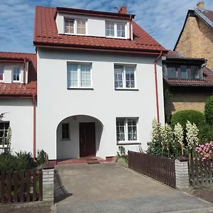 Goscinne Perlowa , Kolberg Polen